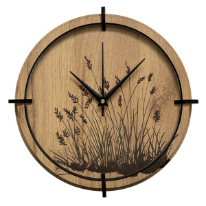 Wanduhr aus Holz mit Wiesenmotiv