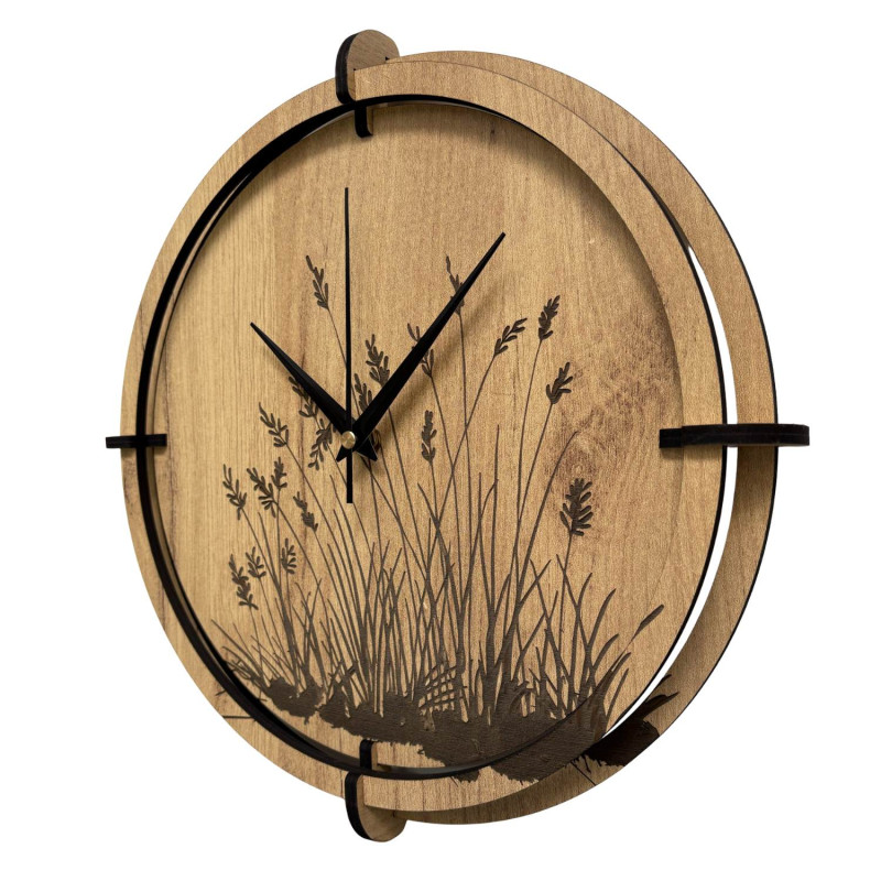 Wanduhr aus Naturholz mit Pflanzenmuster