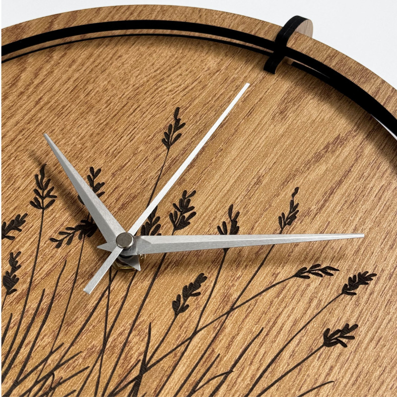 Wanduhr aus Holz, Wiesengras, Eiche