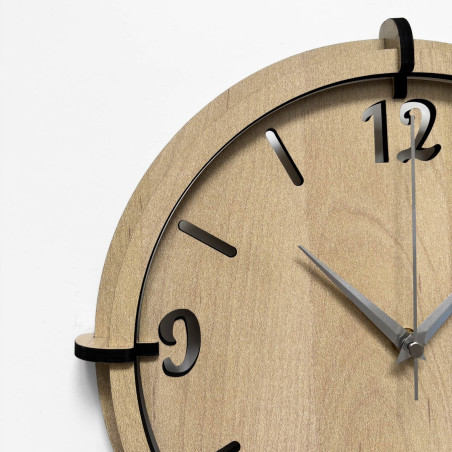 Designeruhr aus HDF-Platte mit geschichtetem Zifferblatt und minimalistischem Stil für das Wohnzimmer.