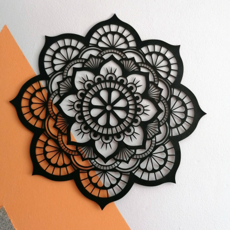 Natürliche Wanddekoration aus Holz in Form einer blühenden Blume