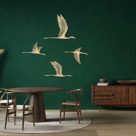 Schwarze, fliegende Vogeldekoration für ein harmonisches Zuhause