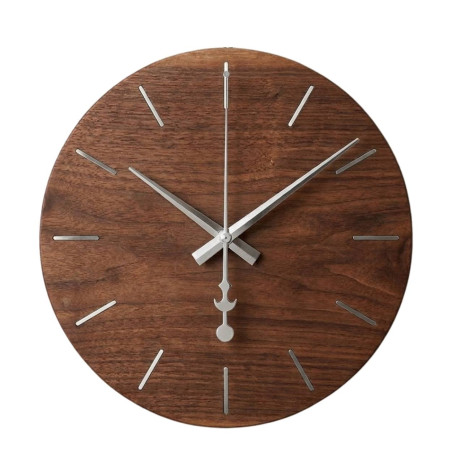 Silberne Aluminiumzeiger mit Anker und leisem Quarzwerk, ideal für helle und moderne Interieurs.