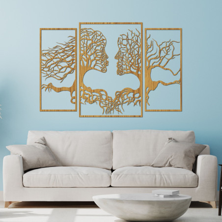 Das dreiteilige Gemälde veranschaulicht die Verbindung zwischen Mensch und Natur, wo Bäume und menschliche Gesichter harmonisch 