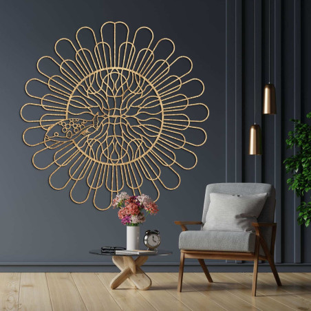 Designer-Holzsilhouette eines Mandalas mit maritimem Motiv an der Wand
