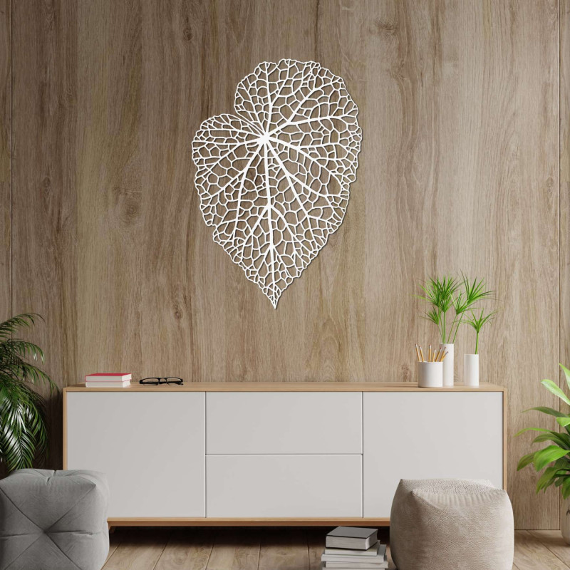 Dekoratives Holzblatt im klaren, minimalistischen Stil