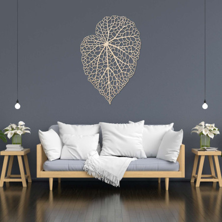 Ein Designer-Holzbild mit Blattdetail für geschmackvolles und gemütliches Wohnen