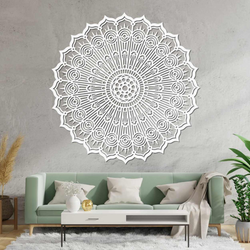 Rundes Mandala-Gemälde aus Holz, lasergeschnitten. Präzise geometrische Wanddekoration, braun.