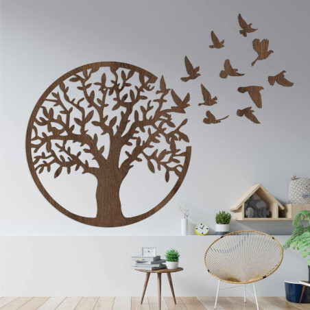 An der Wand befestigter 3D-Lebensbaum und ein Vogelschwarm, aus schwarzem HDF-Plattenmaterial geschnitzt.