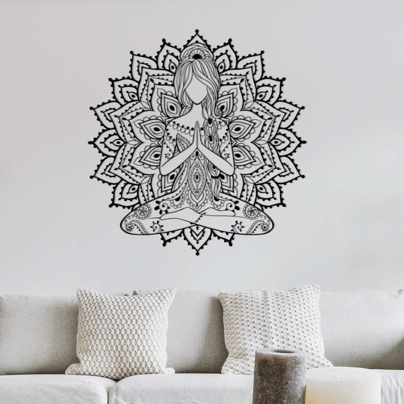 Designer-Mandala aus Holz mit Yoga-Motiv – 3D-Wanddekoration für das Wohnzimmer mit harmonischer Wirkung.