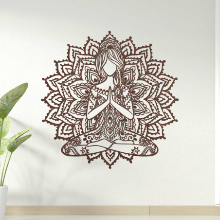 Designer-Mandala aus Holz mit Yoga-Motiv – 3D-Wanddekoration für das Wohnzimmer mit harmonischer Wirkung.
