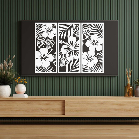 Wanddekoration aus Holz: Exotische Blumen und Blätter