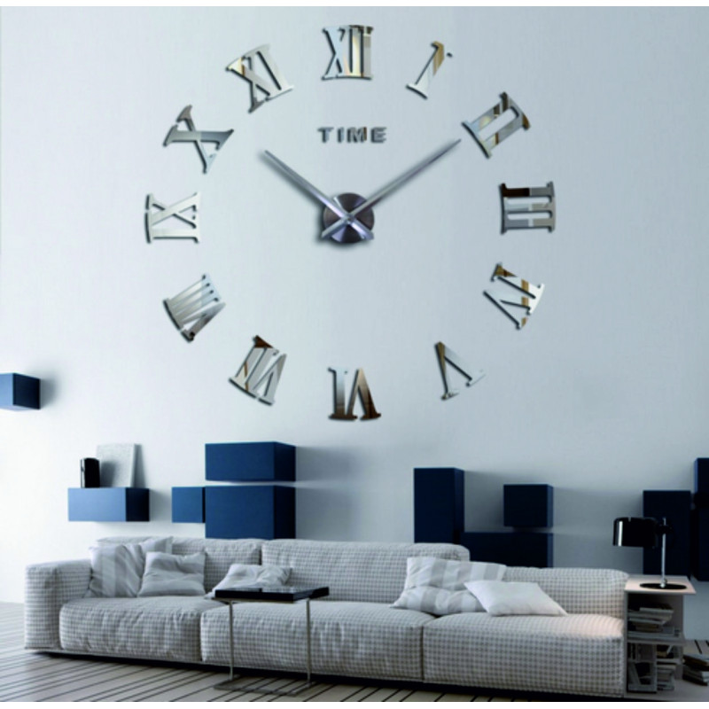 Wanduhr mit aufgeklebten römischen Ziffern - OLIVA