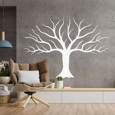 Ein moderner Holzbaum an der Wand schafft eine harmonische und gemütliche Atmosphäre in Ihrem Zuhause.