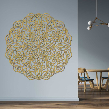 Luxuriöse Mandala-Dekorationen aus Holz verleihen dem Raum Ruhe und Eleganz.