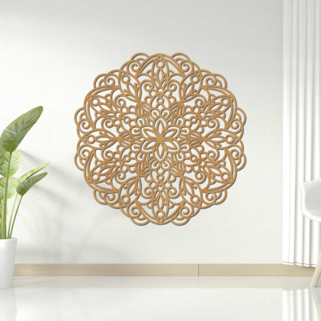 Eine luxuriöse Holzmandala an der Wand sorgt für ein harmonisches und elegantes Interieur.