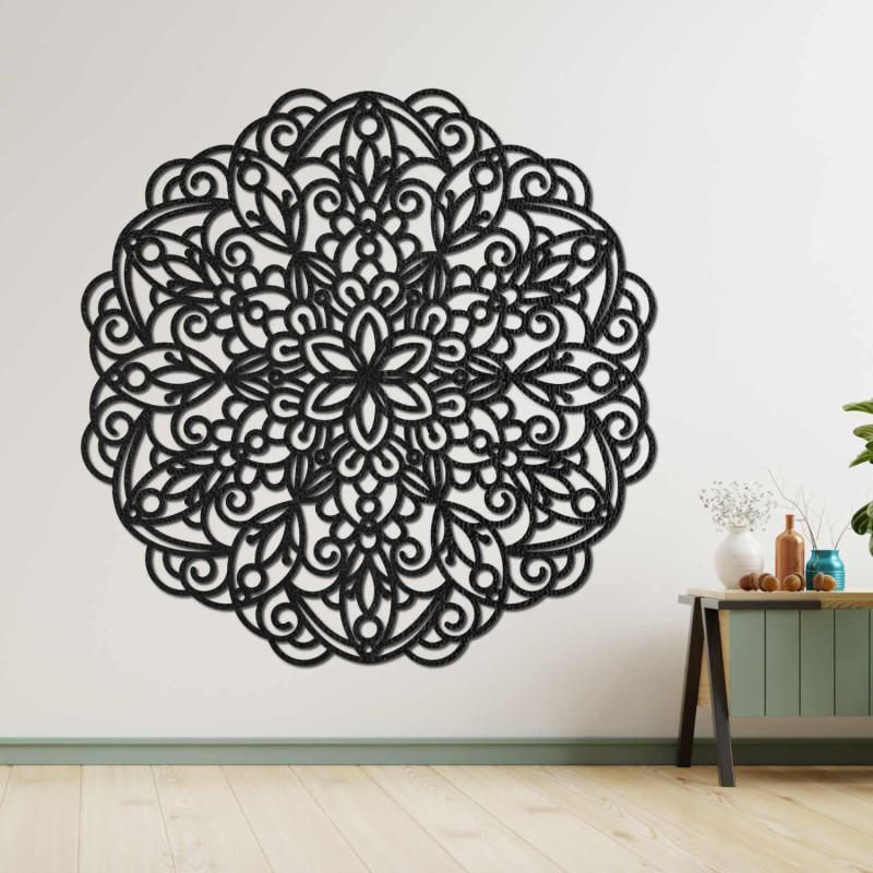 Eine luxuriöse Holzmandala an der Wand sorgt für ein harmonisches und elegantes Interieur.