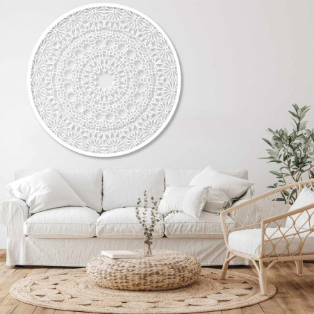 Elegante Holzmandala als stilvolle Wanddekoration
