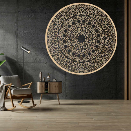 Eine hölzerne Mandala an der Wand für ein harmonisches und gemütliches Zuhause