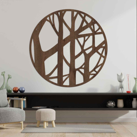 Holzkreis mit Baum- und Astmotiv