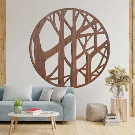 Holzkreis mit Baum- und Astmotiv