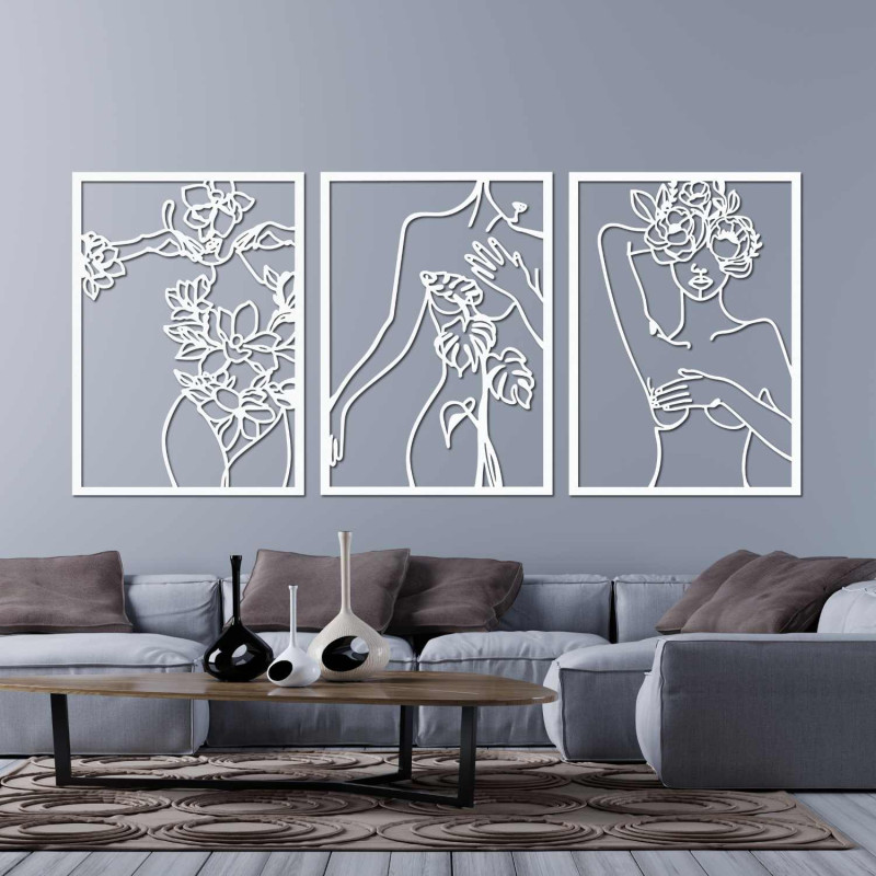 Elegantes dreiteiliges Gemälde einer Frau mit floralen Elementen an der Wand