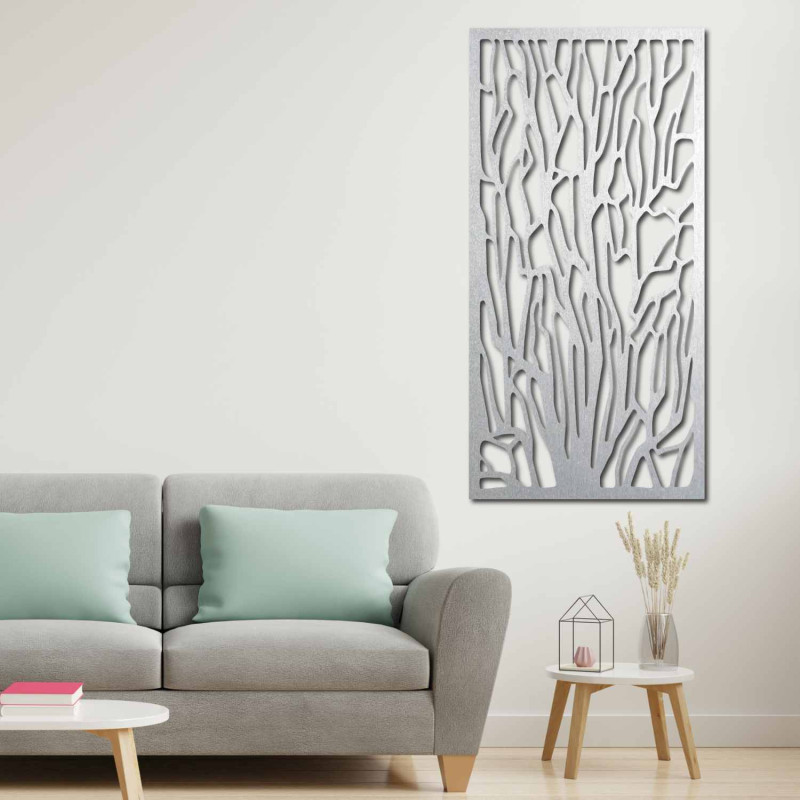 Elegante Wanddekoration mit Baumsilhouetten aus einem Wald