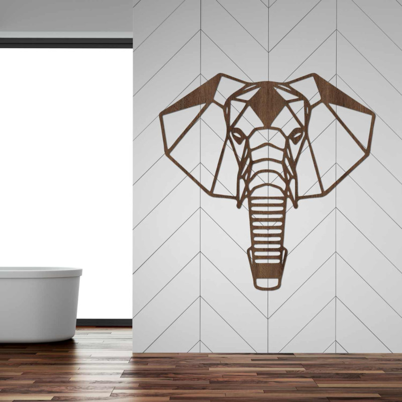 Holzelefant an der Wand mit minimalistischem geometrischem Design