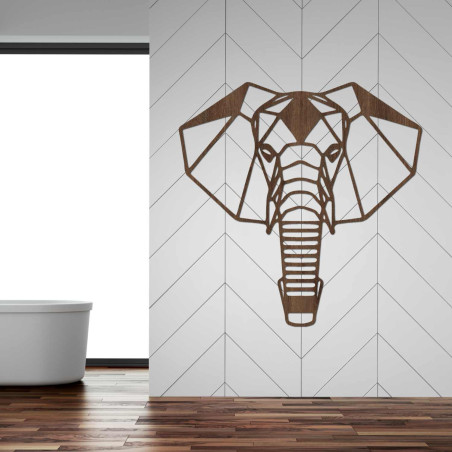 Holzelefant an der Wand mit minimalistischem geometrischem Design