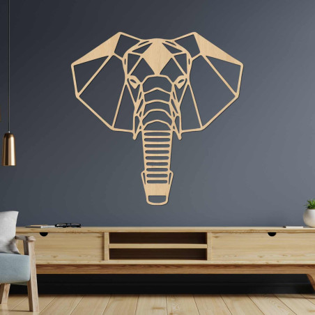 Holzelefant an der Wand mit minimalistischem geometrischem Design