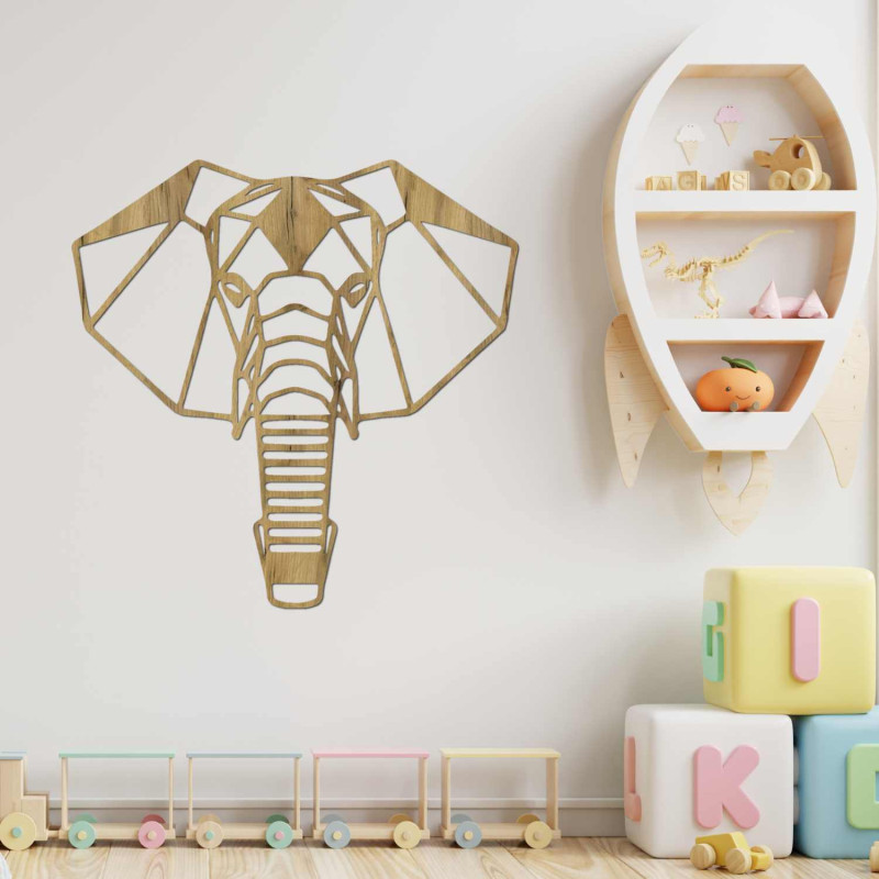 Holzelefant an der Wand mit minimalistischem geometrischem Design