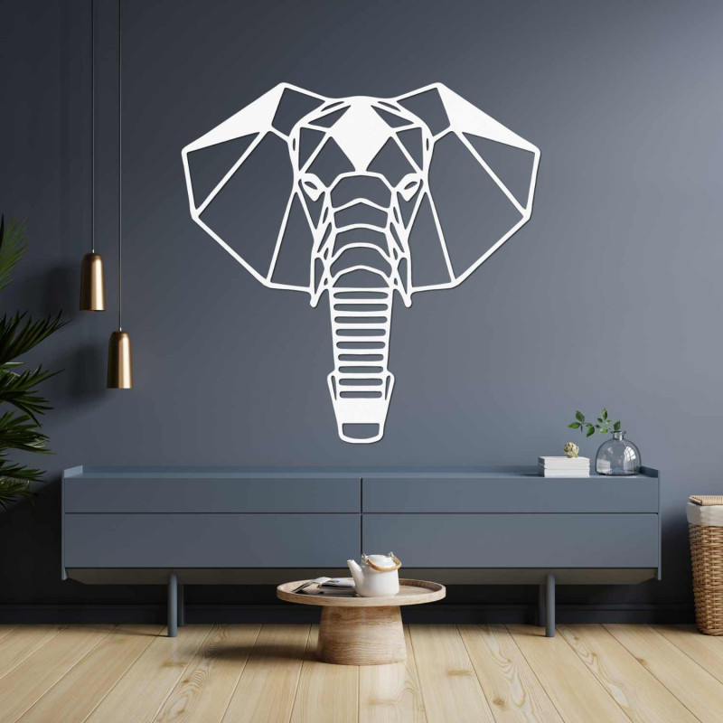 Holzelefant an der Wand mit originellem geometrischem Design und Details