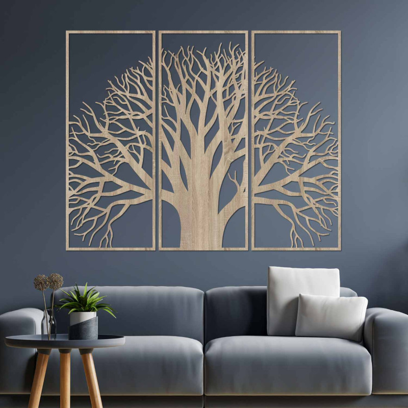 Moderne Holzdekoration, die den majestätischen Baum des Lebens darstellt.