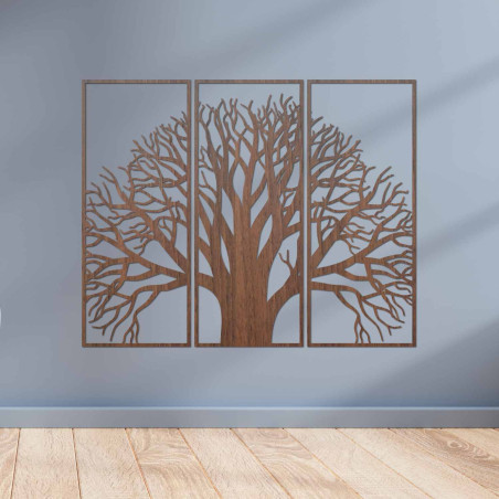 Moderne Holzdekoration, die den majestätischen Baum des Lebens darstellt.