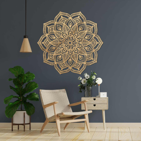 Rundes Holzmandala mit präziser Lasergravur und detailreichen Verzierungen