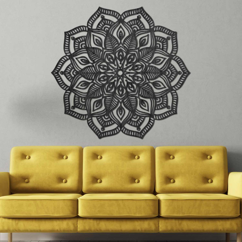 Rundes Holzmandala mit präziser Lasergravur und detailreichen Verzierungen