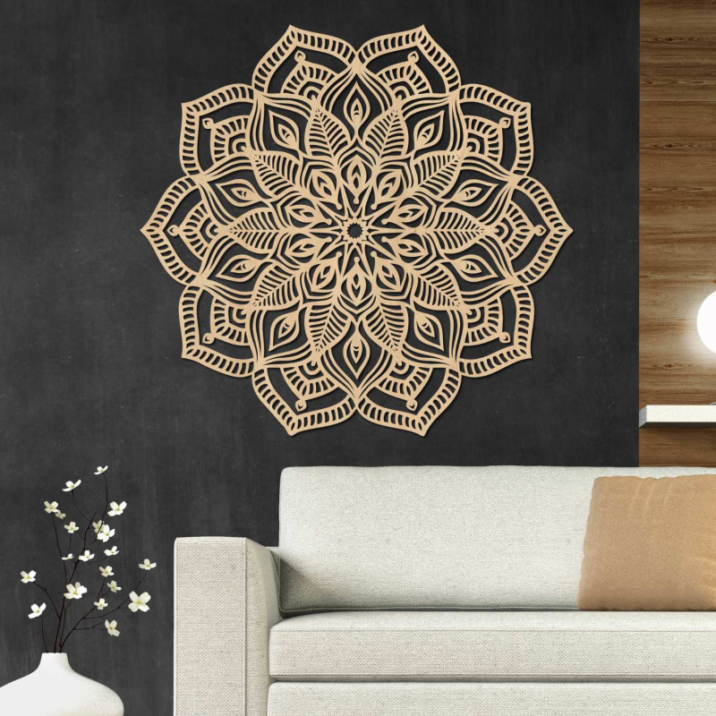 Rundes Holzmandala mit präziser Lasergravur und detailreichen Verzierungen