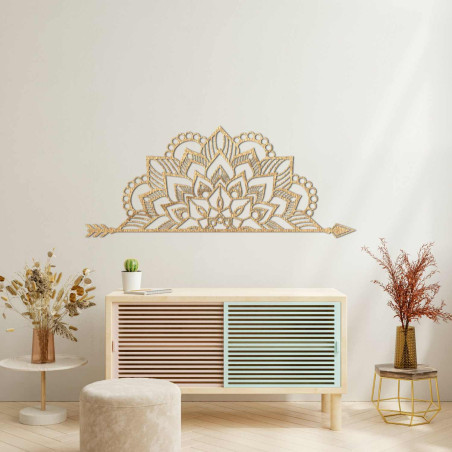 Modernes Holzmandala mit geometrischem Muster, das Harmonie und Frieden in Ihr Zuhause bringt