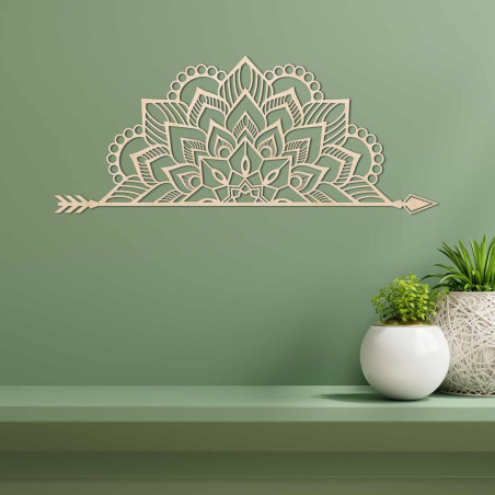 Minimalistisches Holzmandala mit detailliertem Ornament als Designer-Wanddekoration