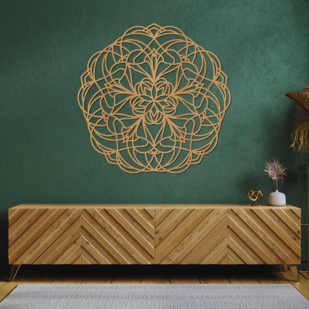 Elegante Holzmandala als stilvolle Wanddekoration