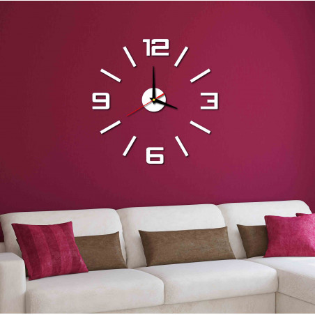 Moderne Wanduhr aus Kunststoff. Eigenproduktion, X-momo