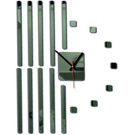 Moderne Wanduhr aus Kunststoff. Eigene Produktion, X-momo
