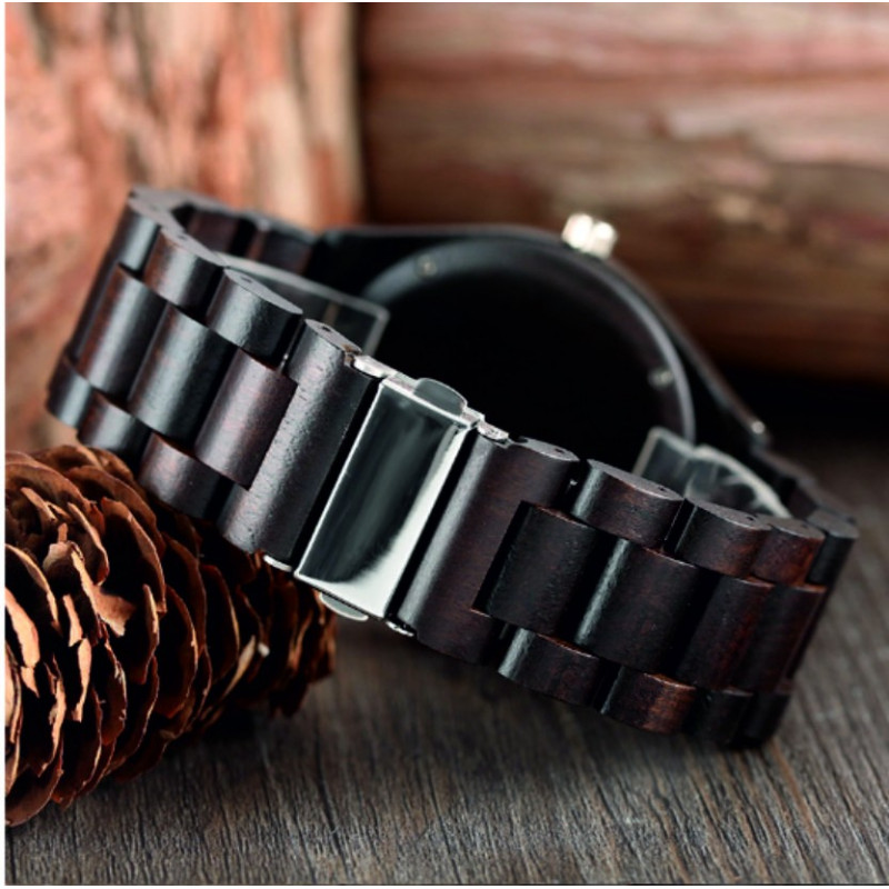 READER Armbanduhr aus Holz. Meine Damen und Herren.