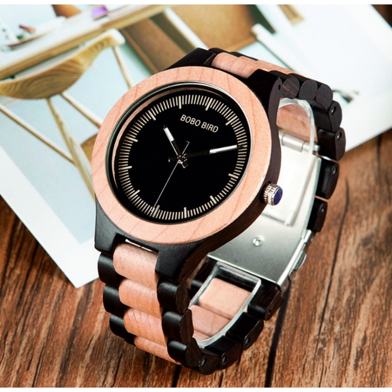 READER Armbanduhr aus Holz. Meine Damen und Herren.