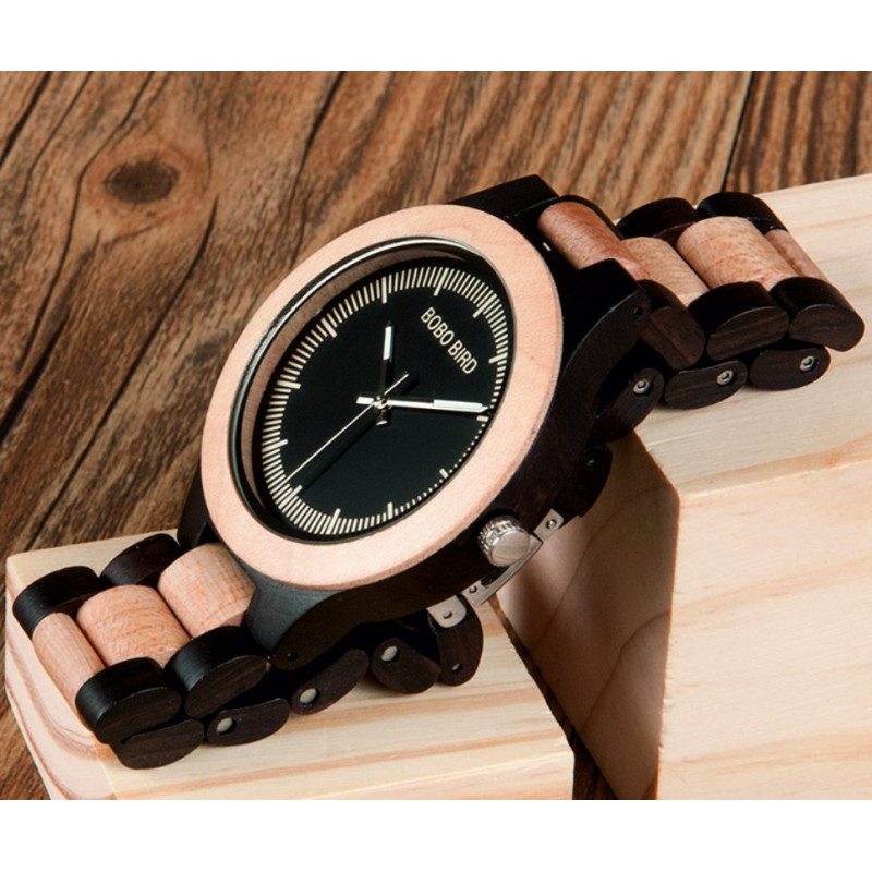 READER Armbanduhr aus Holz. Meine Damen und Herren.