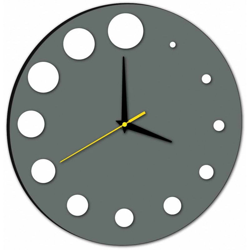 Moderne Wanduhr aus Kunststoff. Eigenproduktion, X-momo