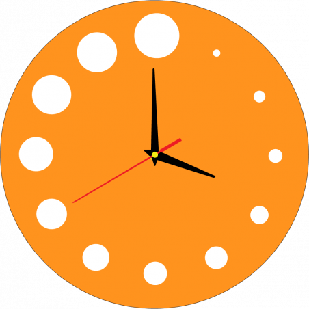 Moderne Wanduhr aus Kunststoff. Eigenproduktion, X-momo