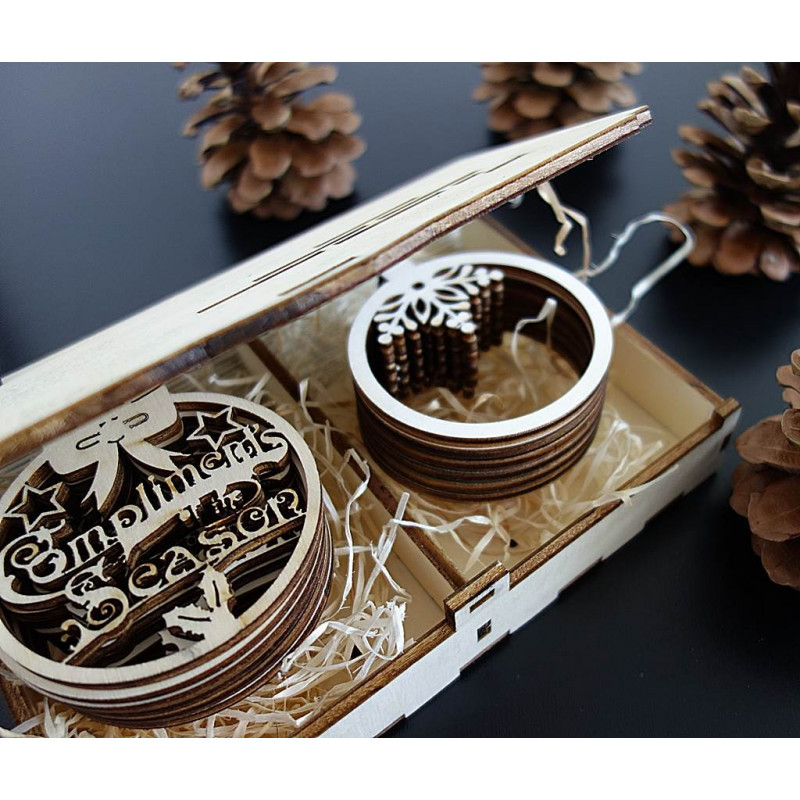 Holz- und Kunststoffdekorationen, Weihnachtsschmuck, Vintage-Accessoires aus Holz