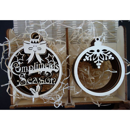 Holz- und Kunststoffdekorationen, Weihnachtsschmuck, Vintage-Accessoires aus Holz