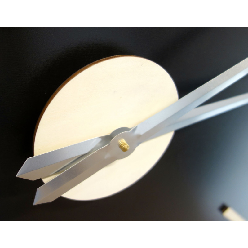 Moderne Wanduhr, Wanduhr aus Holz, Sperrholz